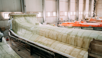 Präziser Lagenaufbau für optimale Bauteilqualität