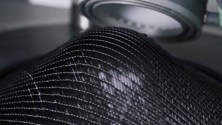 Drapebility.00_04_17_12.Standbild007